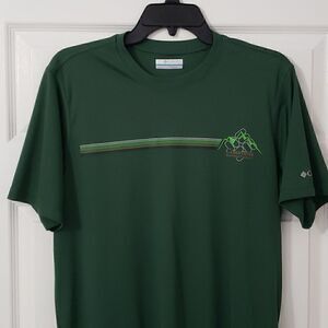 Columbia Omni-Freeze Lightweight Green T-Shirt. Men's Medium
